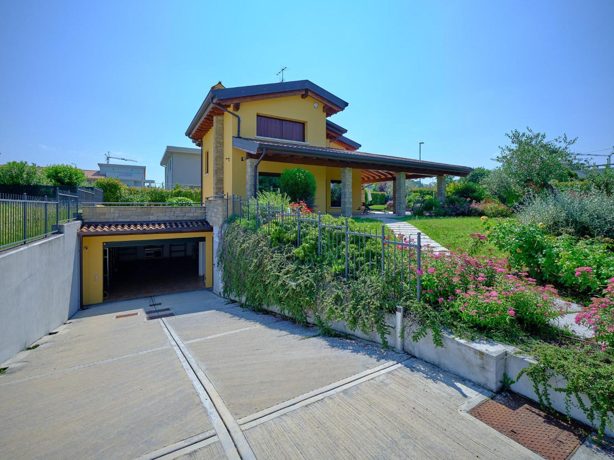 Villasgarda - Villa Leone Salionze Exterior photo